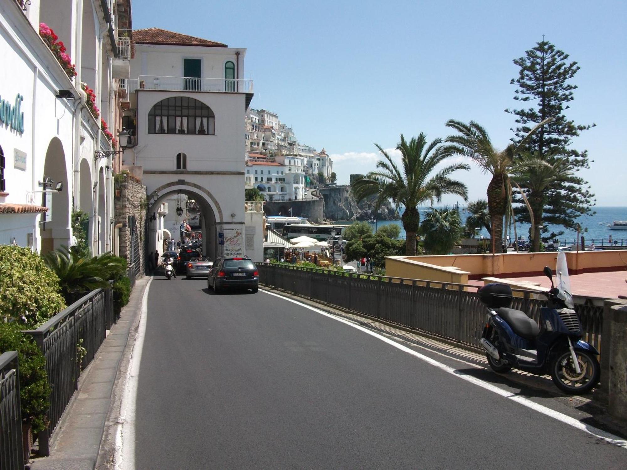 Hotel Holidays Baia D'Amalfi Extérieur photo