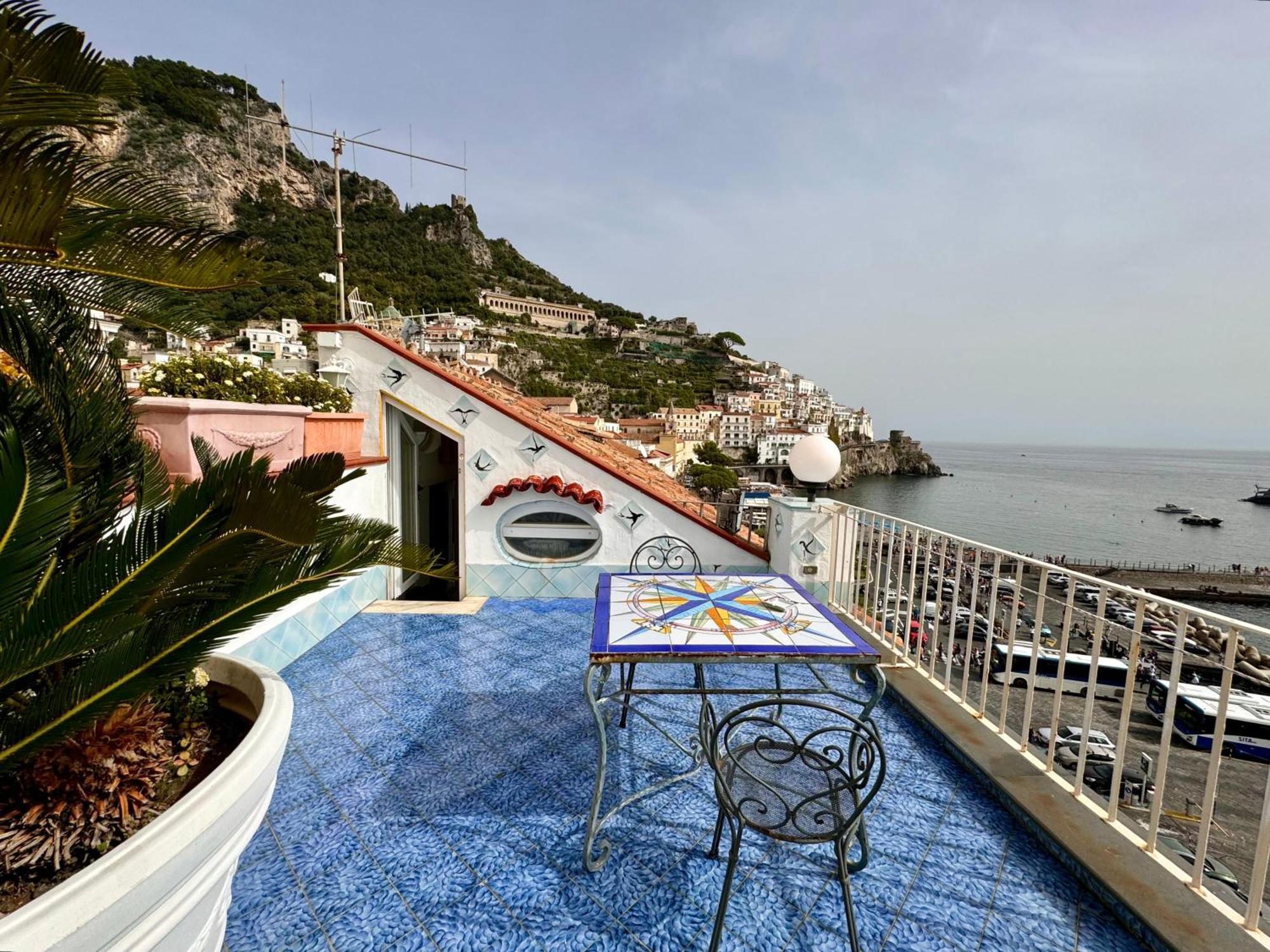 Hotel Holidays Baia D'Amalfi Extérieur photo